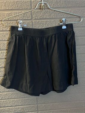 Black Elastic-Waist Women’s Skort with Hidden Short